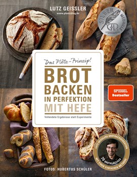 Buchcover „Brot backen in Perfektion mit Hefe“ mit Brotfotos, Zutaten, Bestseller-Label und Porträt von Lutz Geißler.